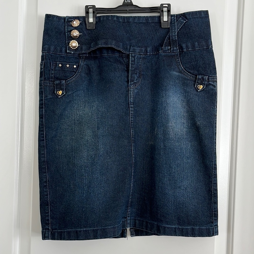 Dahouk jean skirt with rhinestone accents size 10